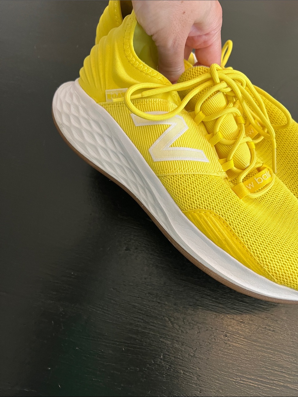 New Balance fresh foam Roav Bright Yellow Mesh Sneakers with White Accent Sz 10 - Picture 8 of 12